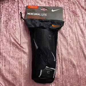 NIKE Slip-In Shinguard